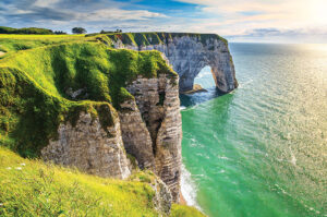Main_Étretat, France
