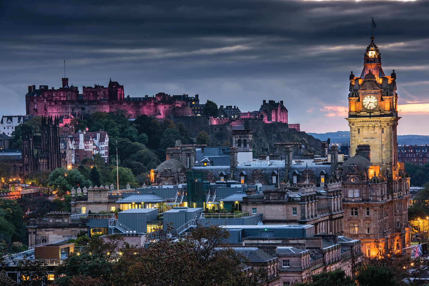 Edinburgh_471092794iS_sm.jpg